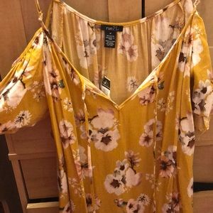 Cute yellow dress that has never been worn before!